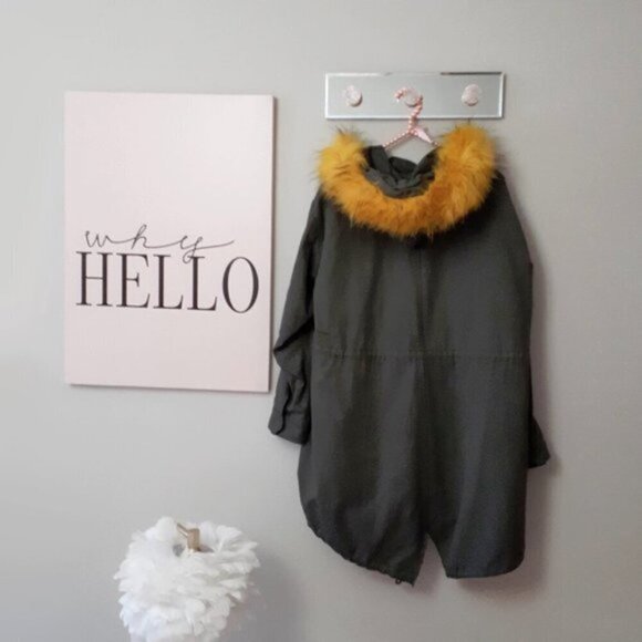 EUC Zara green parka with detachable yellow gold faux fur interior and hood trim - Picture 6 of 9